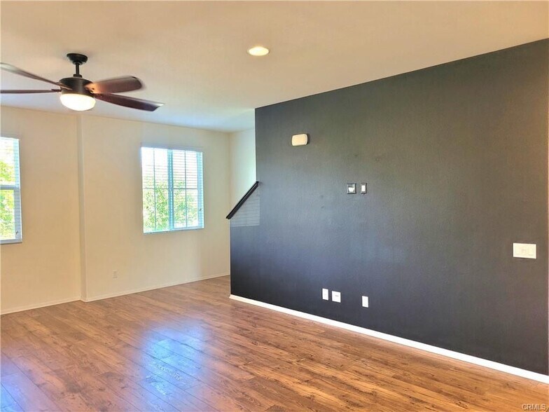 Building Photo - 40955 Belleray Ave
