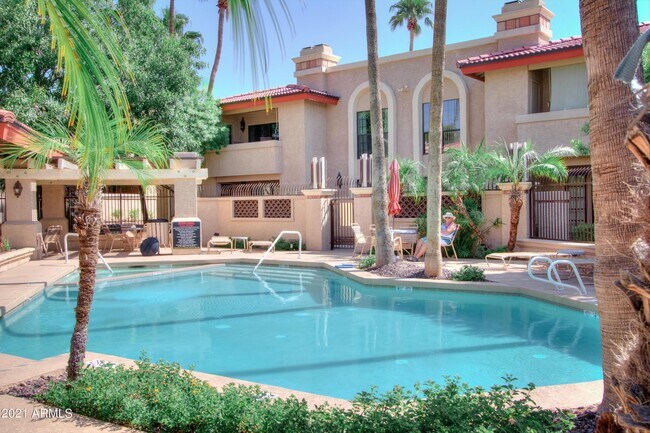 Building Photo - 10410 N Cave Creek Rd