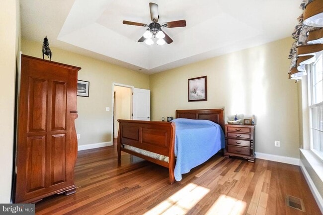 Building Photo - 24900 Fox Run Ln