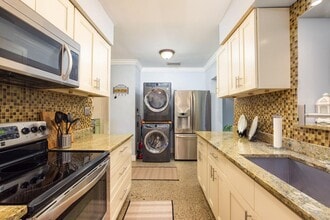 Building Photo - 145 SE 3rd Ave