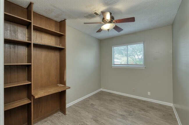 Building Photo - 2711 St Edwards Cir