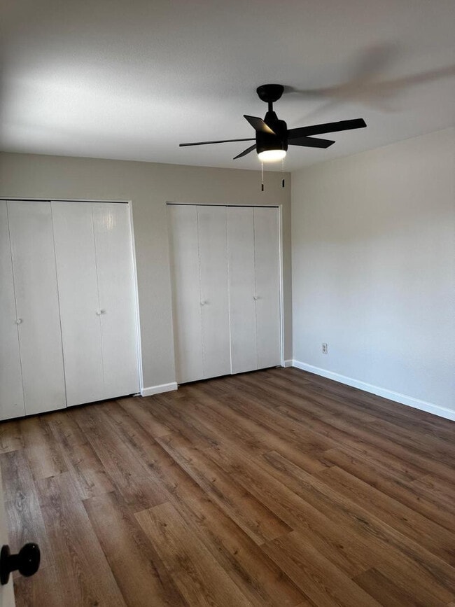 Building Photo - 442 S 32nd Pl