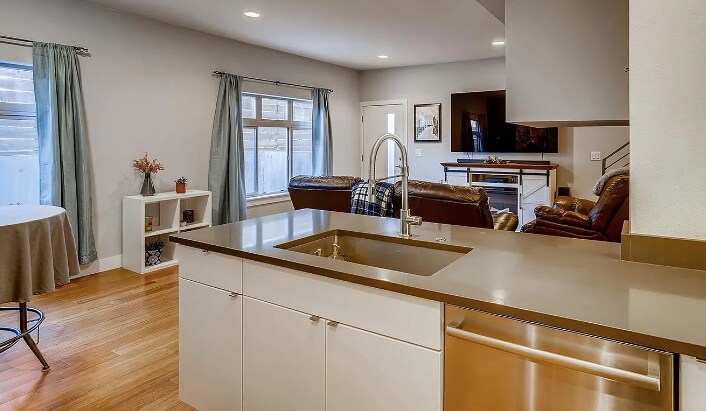 Kitchen - 1285 Xavier St