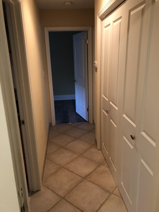 Building Photo - 452 E Santa Clara St