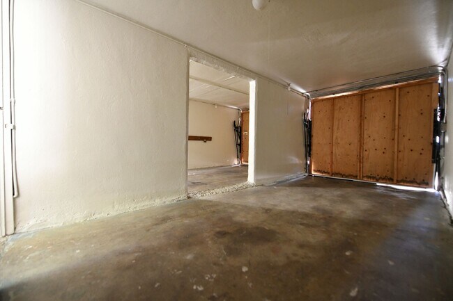Building Photo - 324 49th St