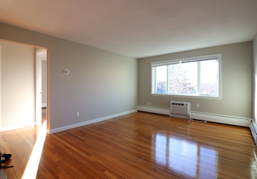 Building Photo - 50 Evergreen St