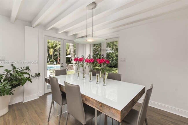 Building Photo - 9240 SW 69th Ct