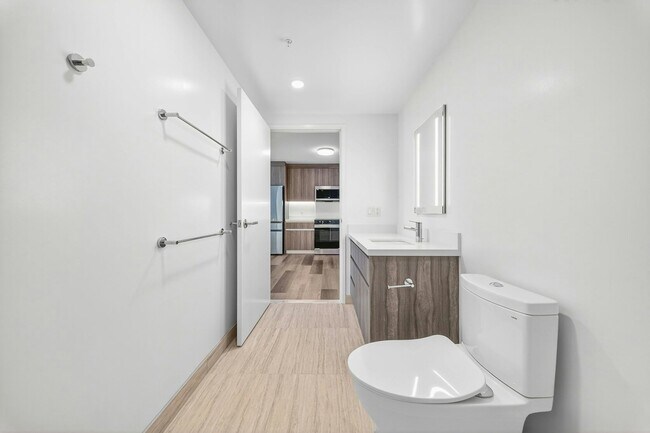 Building Photo - 1500 Rycroft St