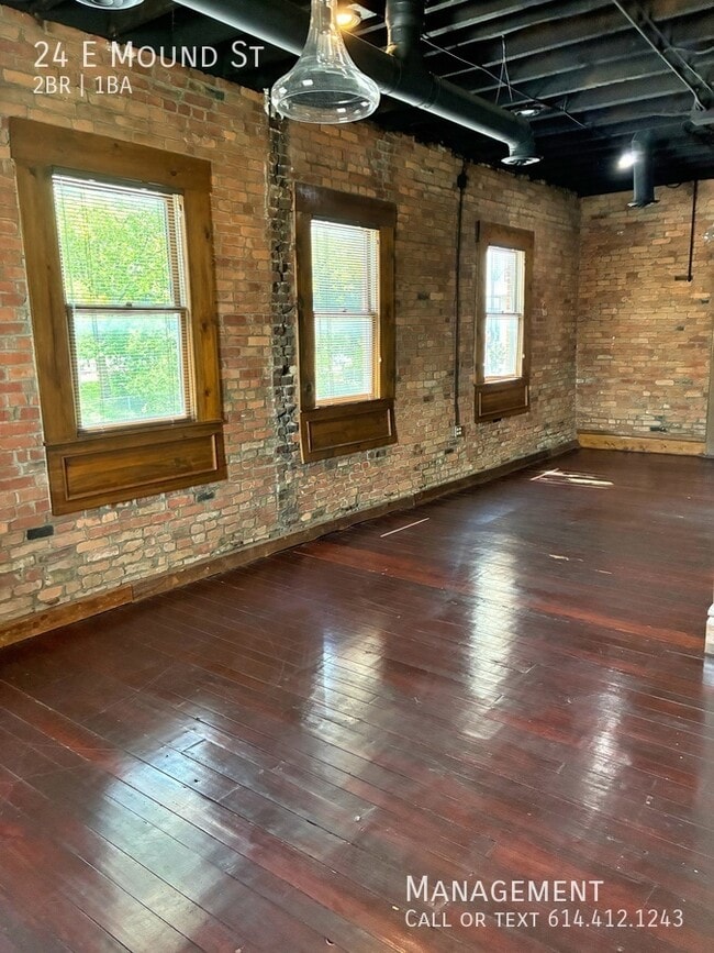 Building Photo - 24 E Mound St