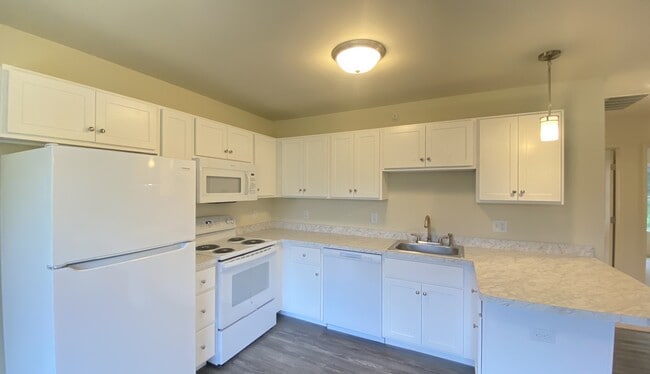 Kitchen - 2965 West Old State Road