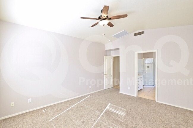 Building Photo - 598 S Neely St