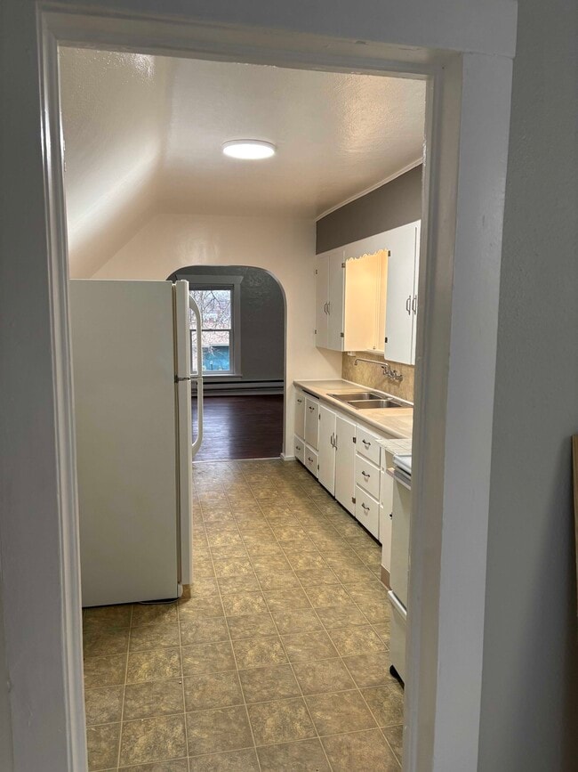 Building Photo - 4817 N Madison St