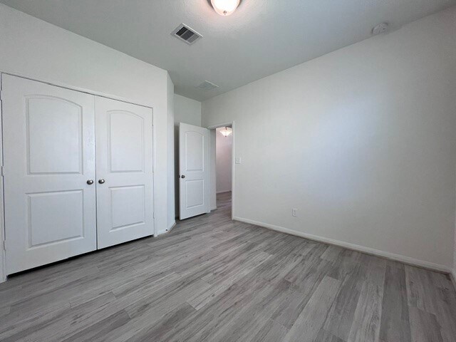 Building Photo - 14147 Little River Dr
