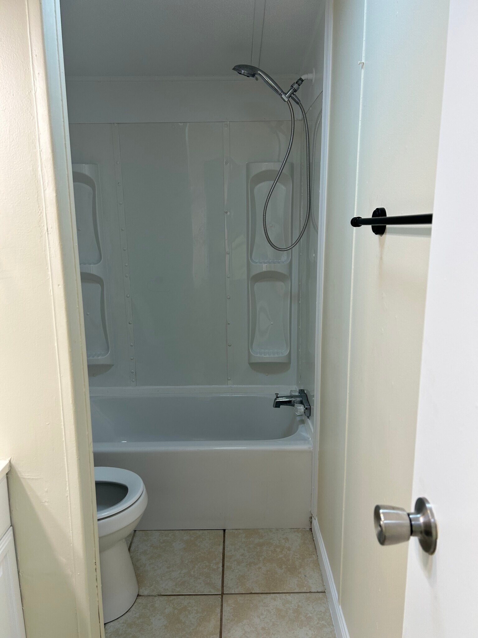 Bath 1 - 612 Seaside Rd