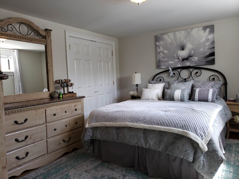 Bedroom 1 (larger) - 185 Linwood Ave