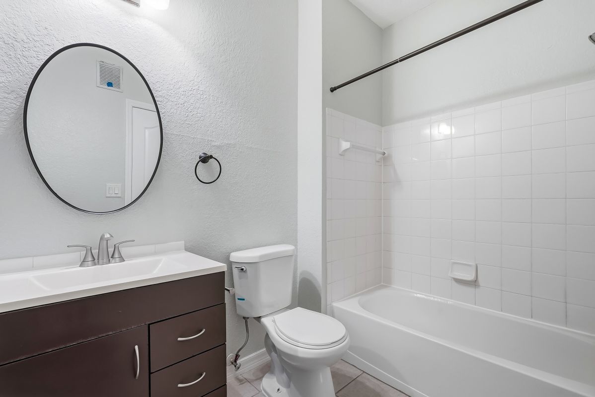 Building Photo - 5511 Legacy Crescent Pl