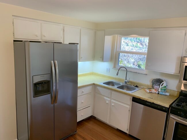 Building Photo - 4268 Sample Ct