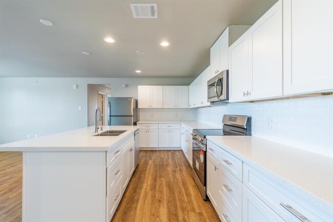 Building Photo - 211 Park Place Cir