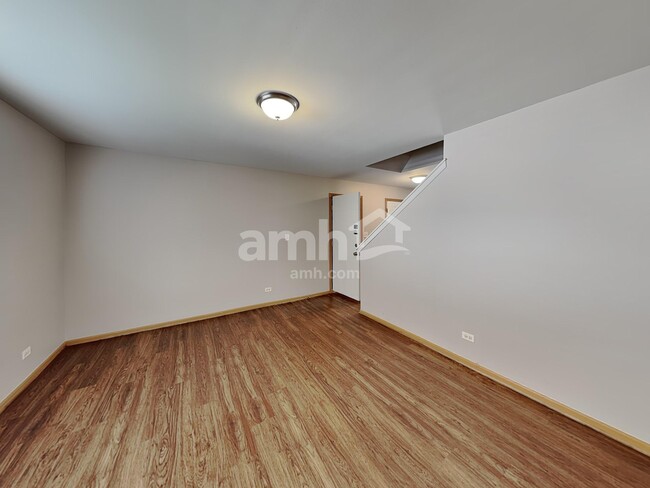 Building Photo - 2269 Jason Dr