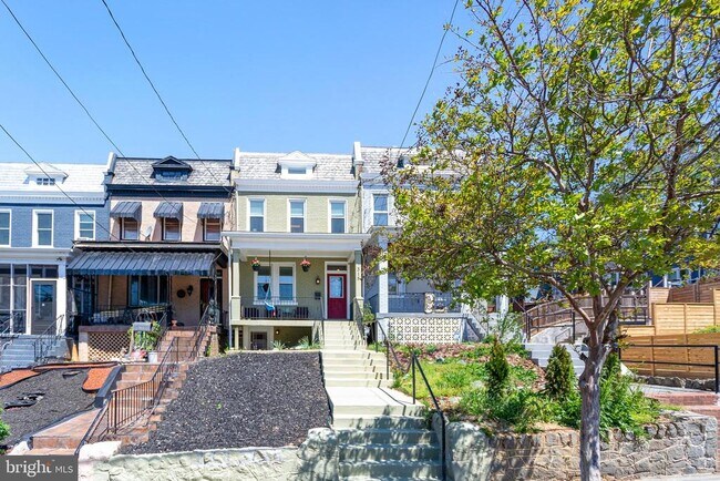 Building Photo - 315 Upshur St NW