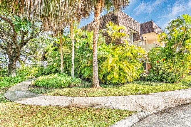 Building Photo - 9107 SW 137th Ter