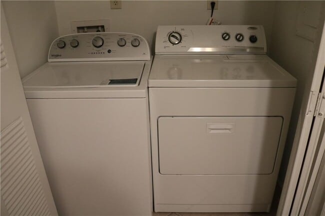 Building Photo - 1468 Briarwood Rd NE