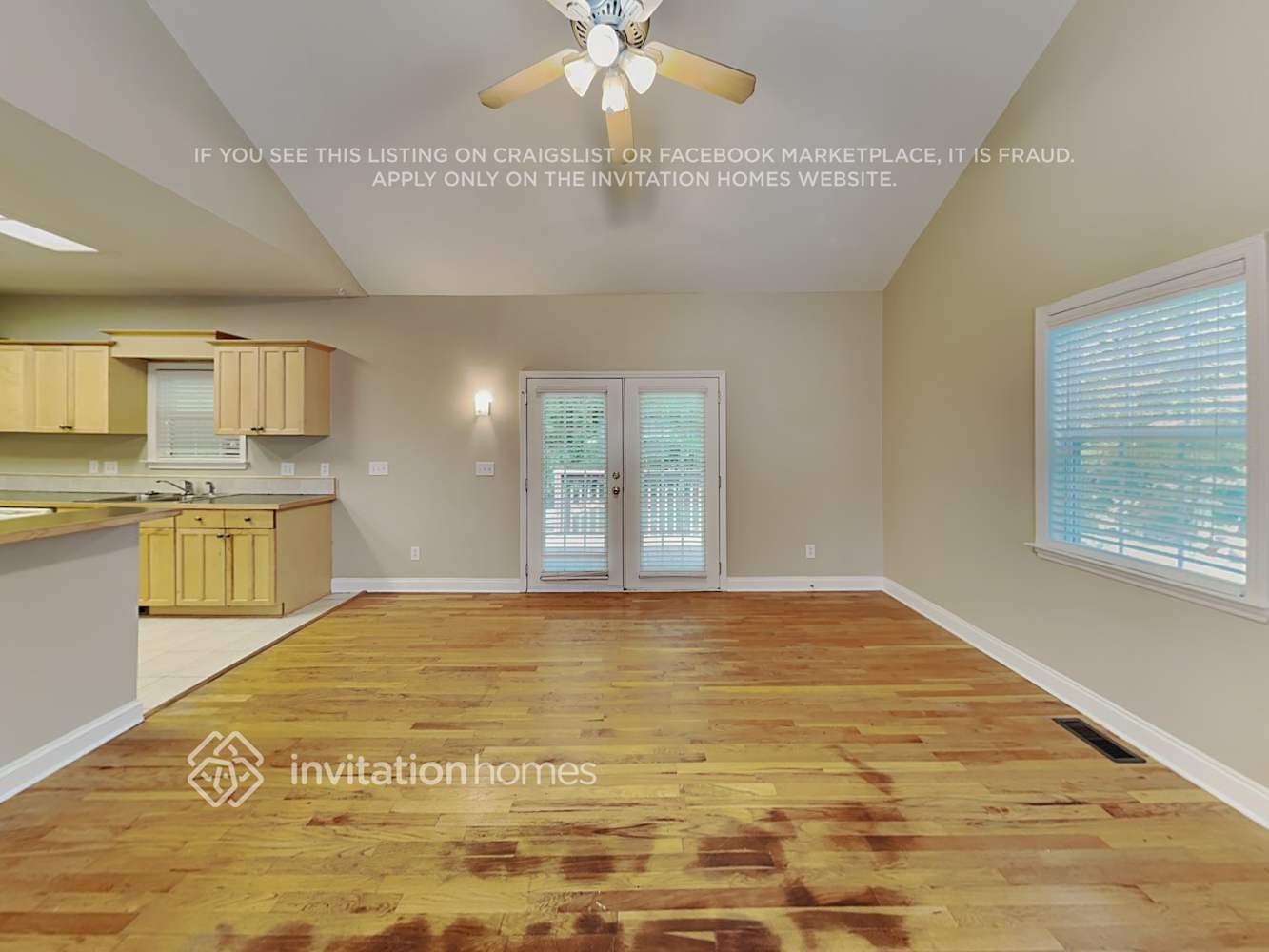 Building Photo - 2611 Meadow Ln