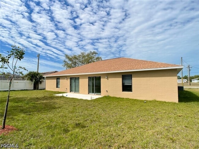 Building Photo - 2005 Chiquita Blvd S