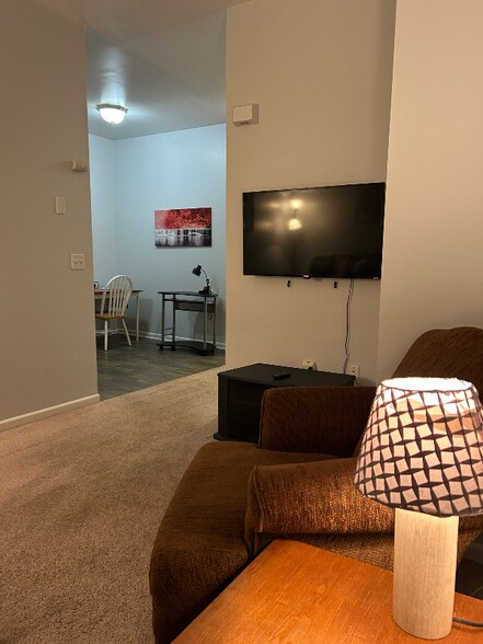 Building Photo - 614 Cherokee St