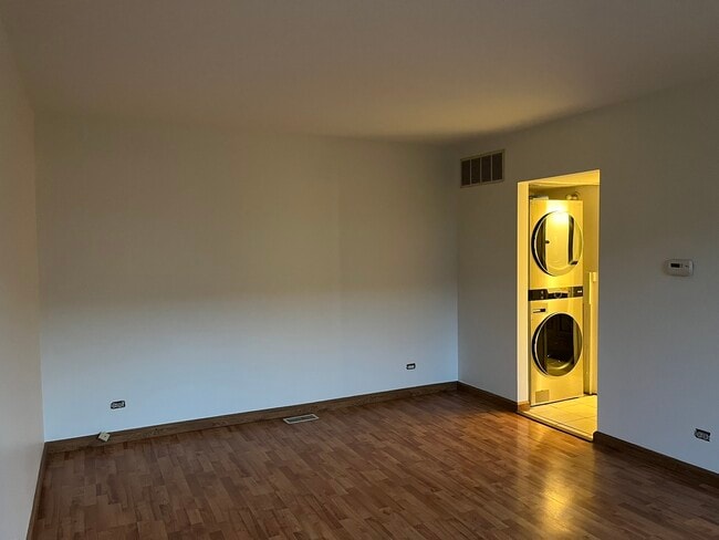 Building Photo - 9 Tower Ct