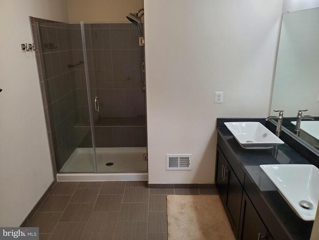 Building Photo - 42318 Benfold Square