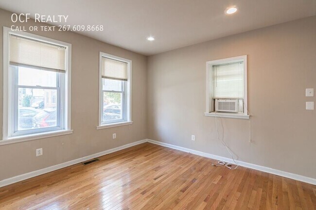 Building Photo - 2100 St Albans St