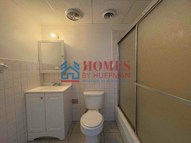 Building Photo - One Bedroom Apartment | Move in Ready