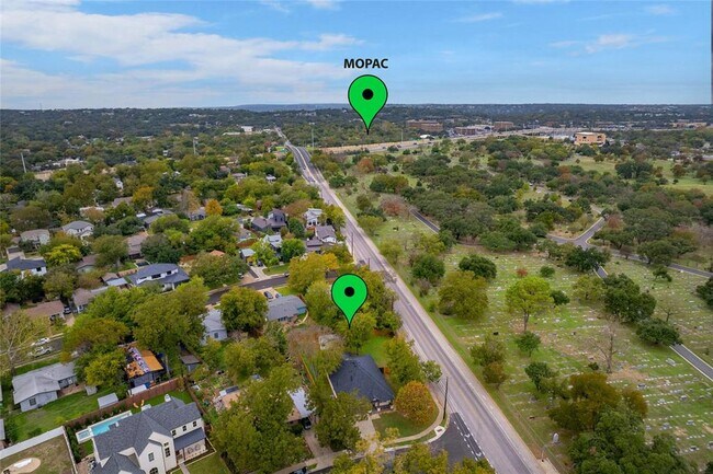 Building Photo - 5010 N Fresco Dr