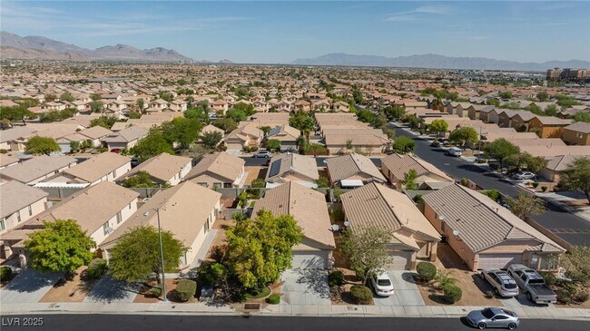 Building Photo - 9590 Bandera Creek Ave