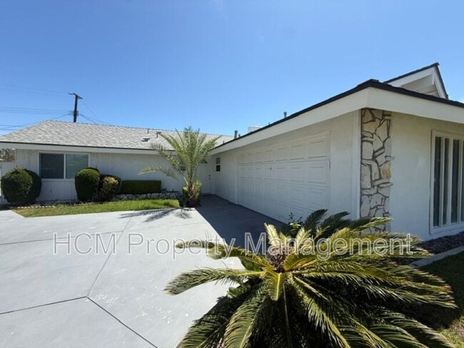 Building Photo - 16402 Birdie Ln