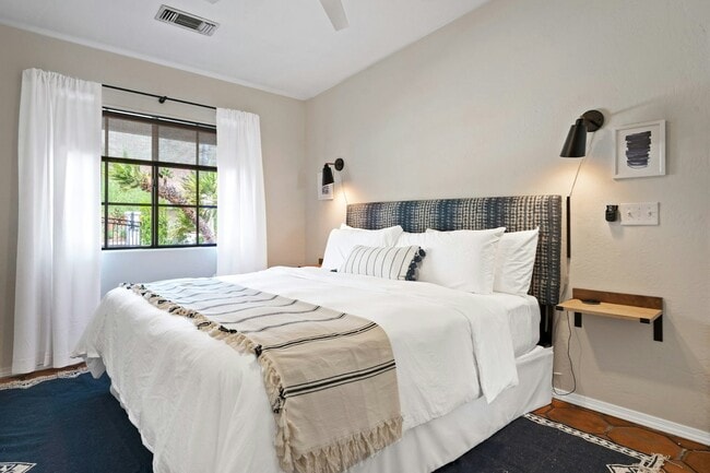 Building Photo - 620 S Camino Real
