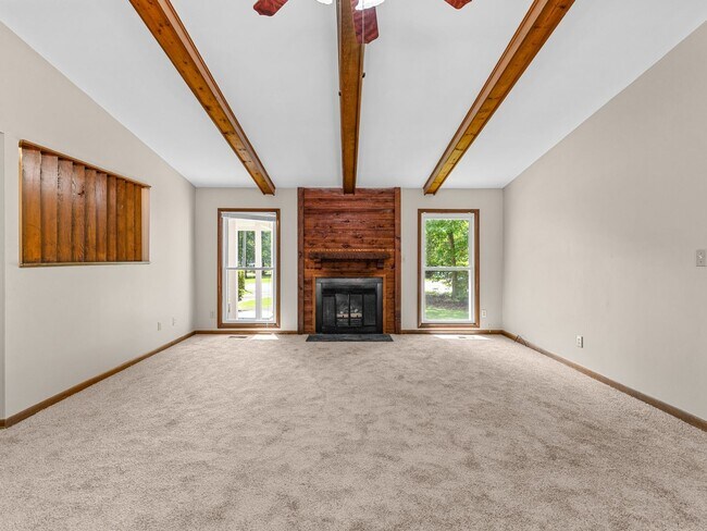 Building Photo - Home in Cul-De-Sac