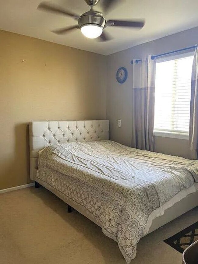 Building Photo - Stunning 5 bed, 3.5 bath Superior Home! Available Early June!