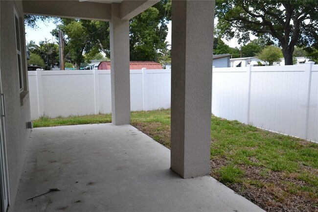 Building Photo - 281 Diogenes St