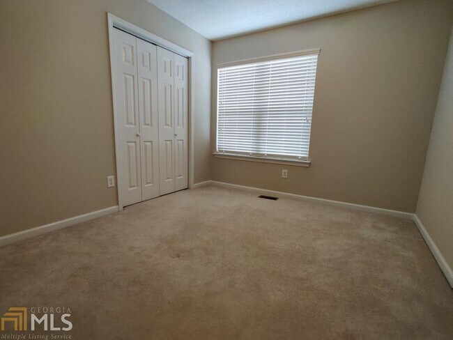Building Photo - 1529 Roberts Dr SE