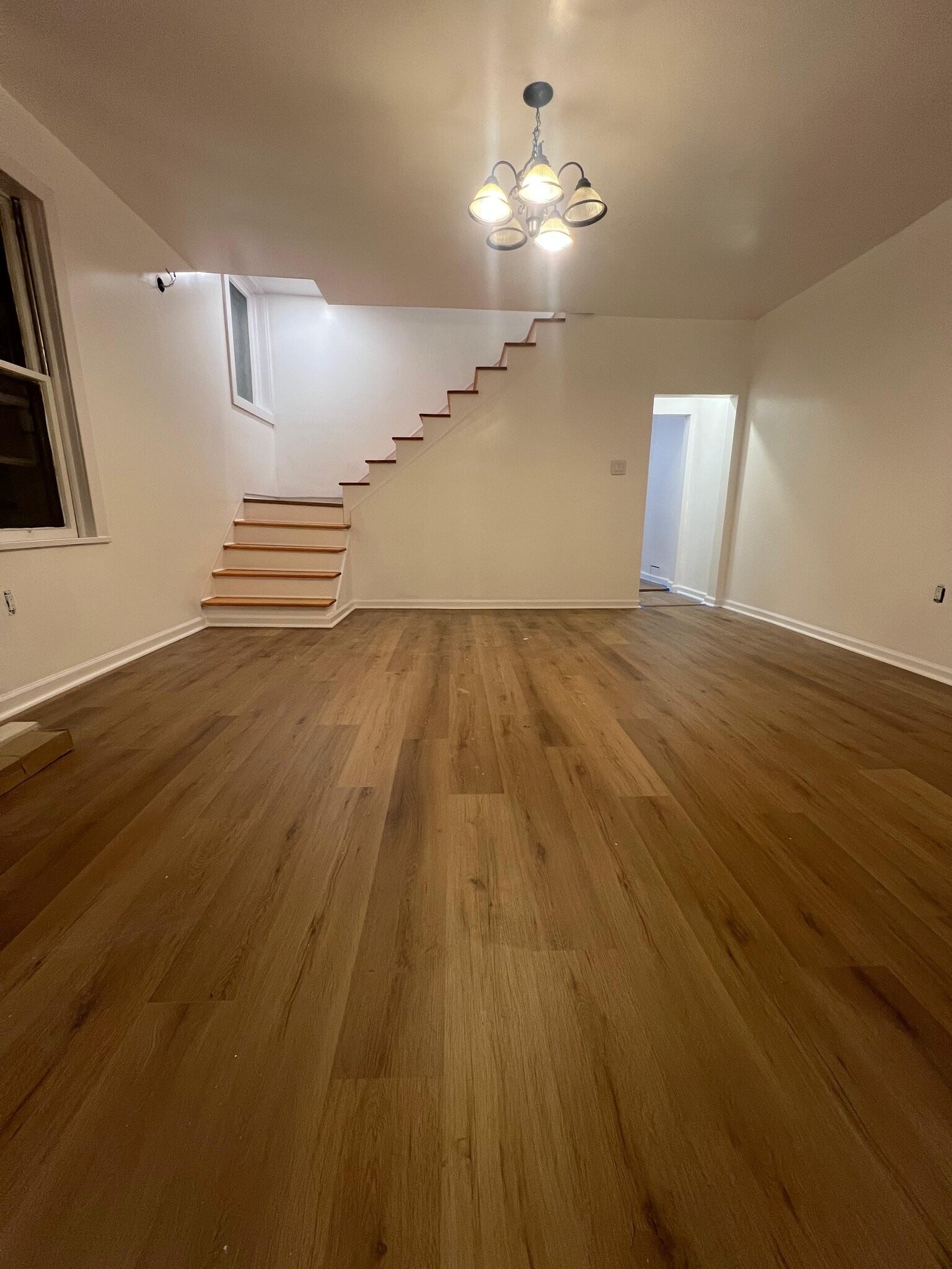 Building Photo - 27 Oak St