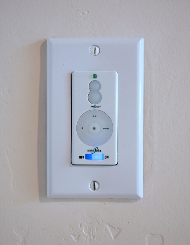 Building Photo - 278 Monroe Dr