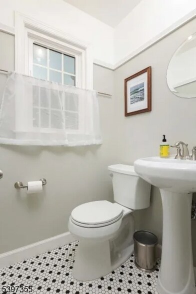 Building Photo - 924 Maurice Ave