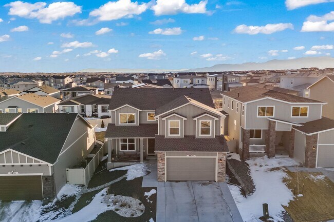 Building Photo - Beautiful 5-Bedroom, 4-Bathroom Home with ...