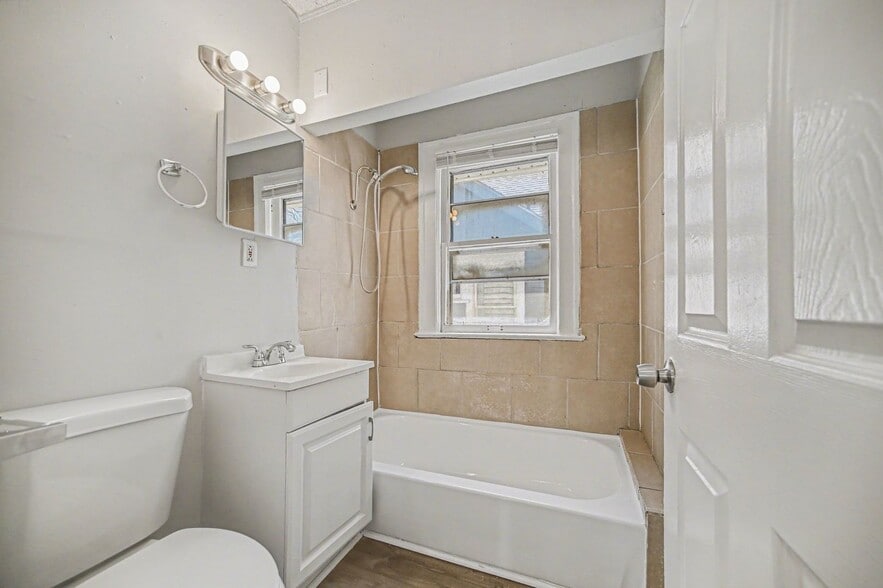 Building Photo - 5626 Park Ave