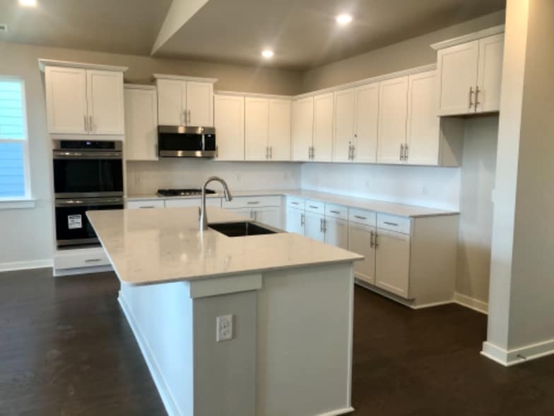 Building Photo - 192 Picasso Cir