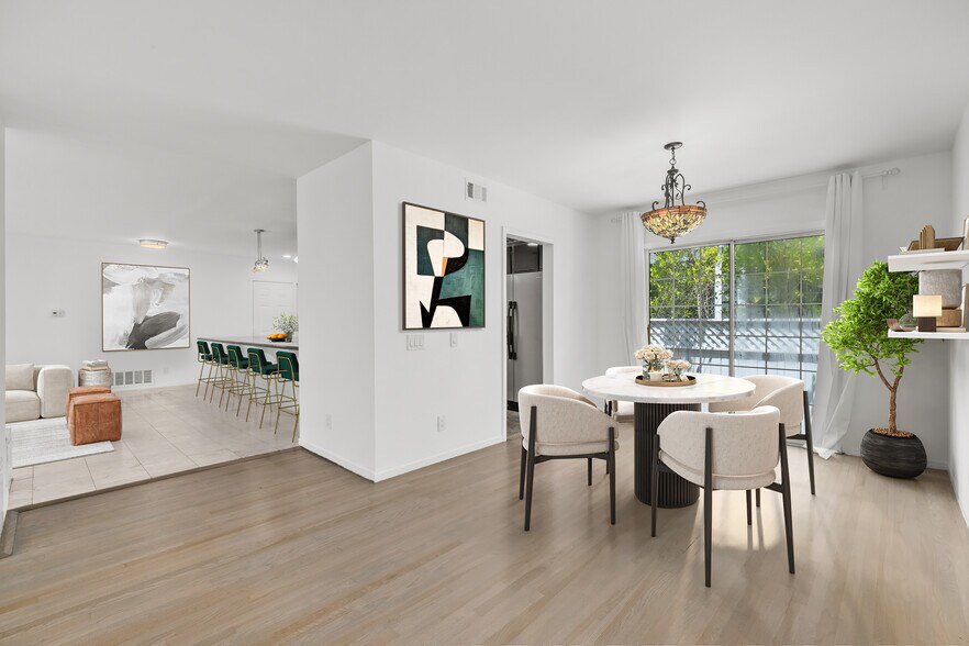Building Photo - 4442 Saint Clair Ave