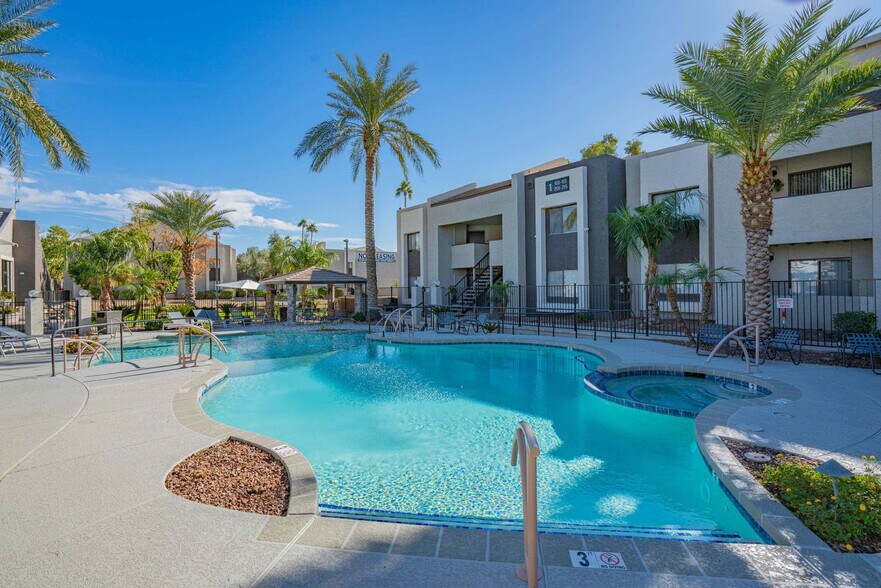 Building Photo - 8550 E McDowell Rd