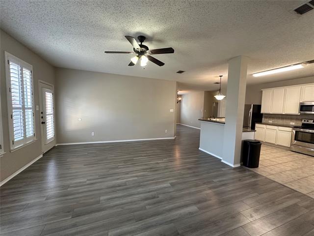 Building Photo - 7201 Lazy Meadow Ln